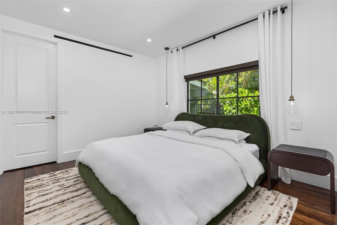 待售: $2,995,000 (4 贝兹, 3 浴室, 2388 平方英尺)