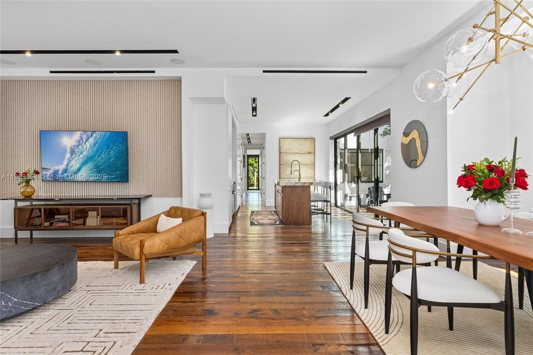 待售: $2,995,000 (4 贝兹, 3 浴室, 2388 平方英尺)