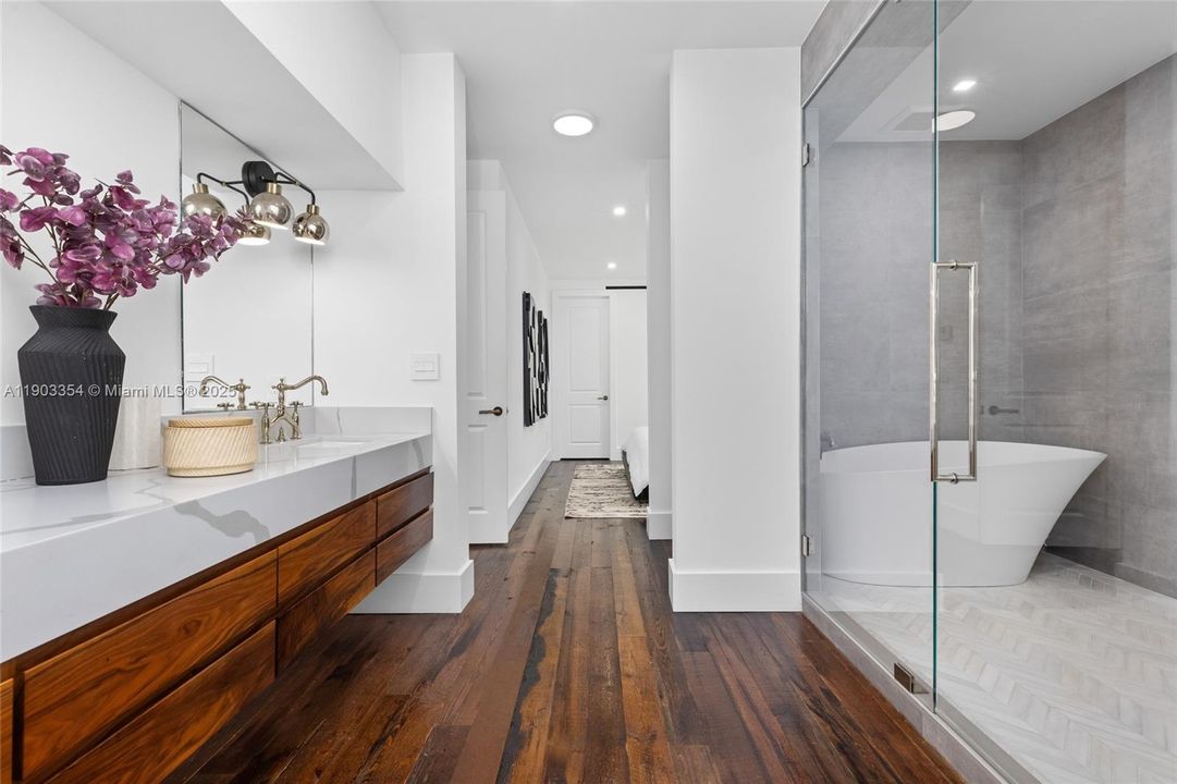 待售: $2,995,000 (4 贝兹, 3 浴室, 2388 平方英尺)