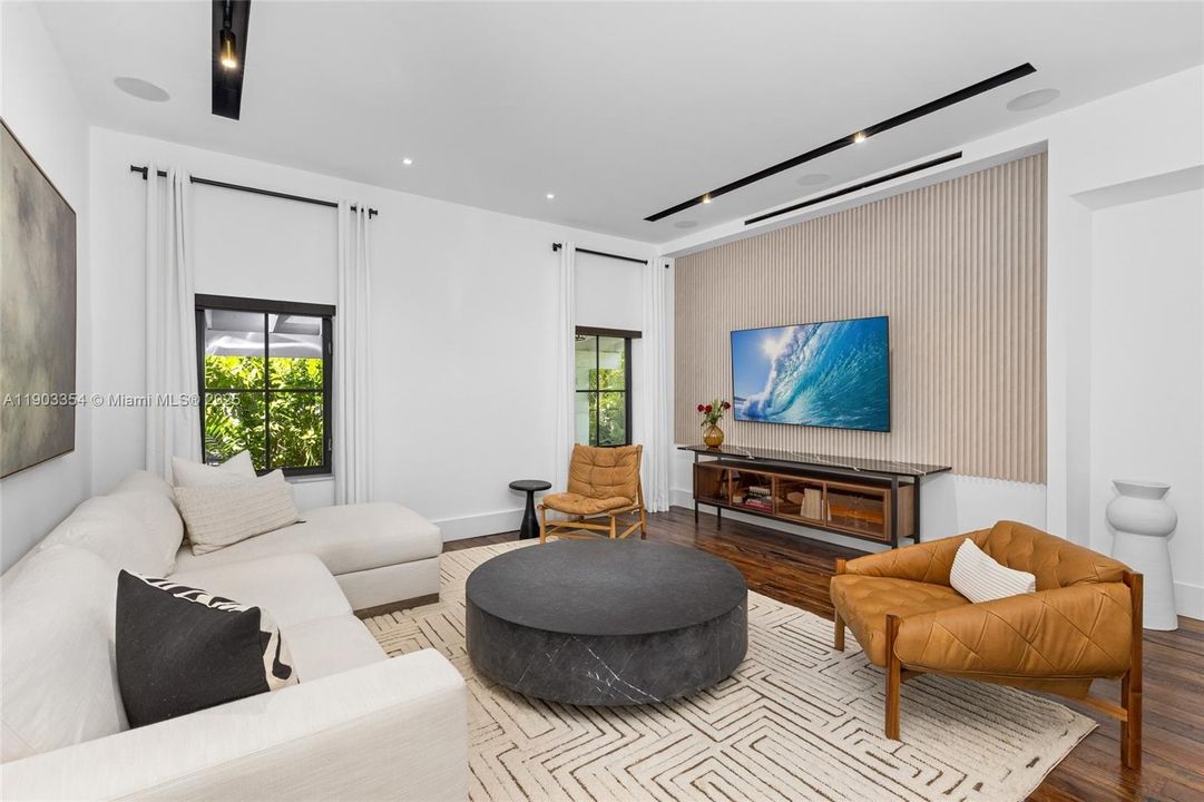 待售: $2,995,000 (4 贝兹, 3 浴室, 2388 平方英尺)