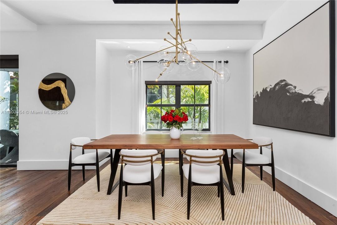 待售: $2,995,000 (4 贝兹, 3 浴室, 2388 平方英尺)