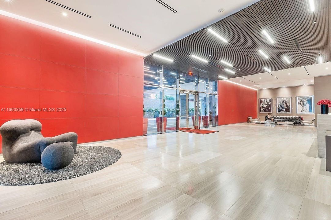 Recently Rented: $4,000 (1 beds, 1 baths, 748 Square Feet)