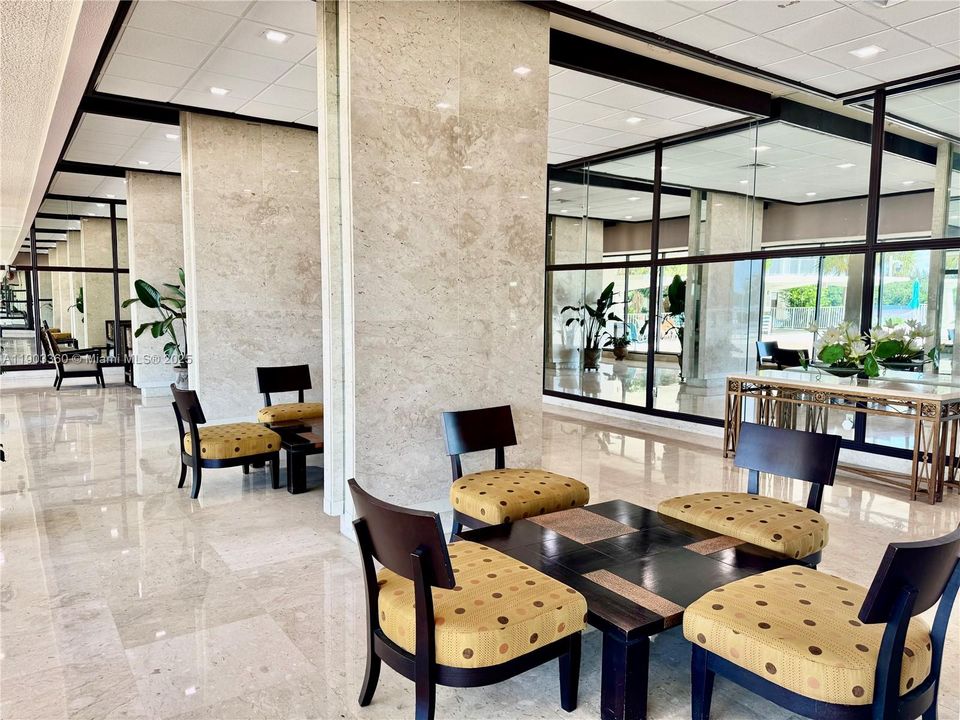 For Rent: $2,300 (1 beds, 1 baths, 762 Square Feet)