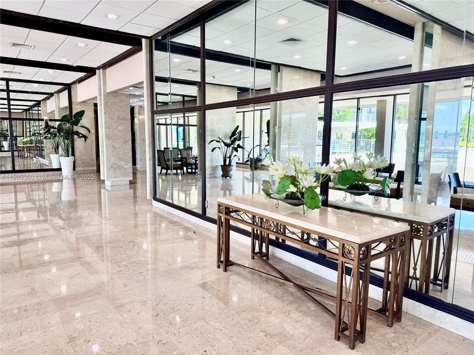 For Rent: $2,300 (1 beds, 1 baths, 762 Square Feet)