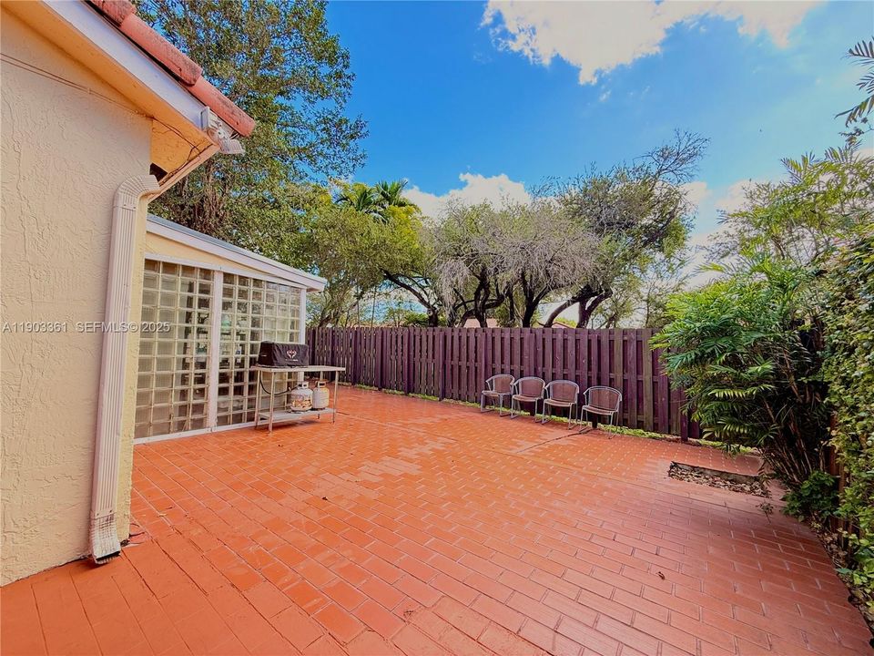 For Sale: $720,000 (3 beds, 2 baths, 2283 Square Feet)