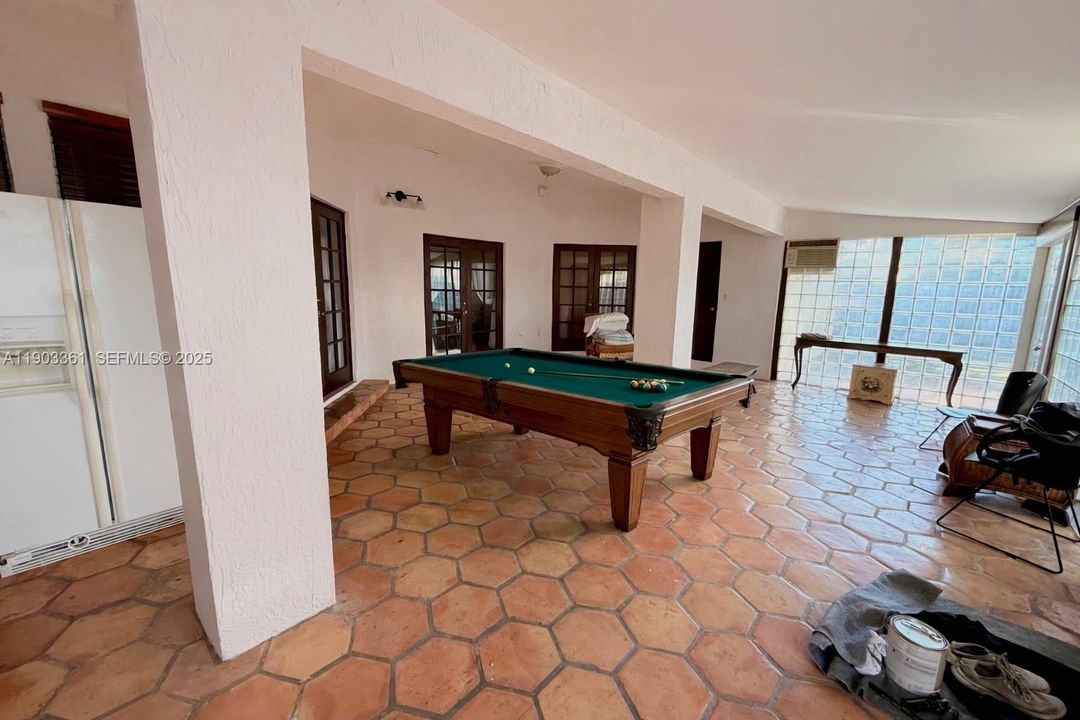 For Sale: $720,000 (3 beds, 2 baths, 2283 Square Feet)