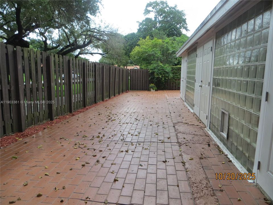 For Sale: $720,000 (3 beds, 2 baths, 2283 Square Feet)