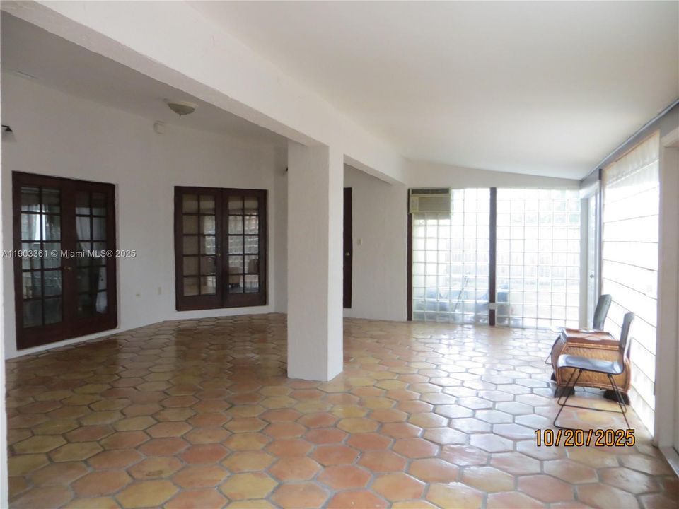 For Sale: $720,000 (3 beds, 2 baths, 2283 Square Feet)