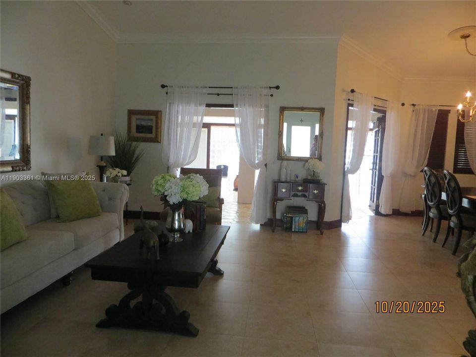 For Sale: $720,000 (3 beds, 2 baths, 2283 Square Feet)