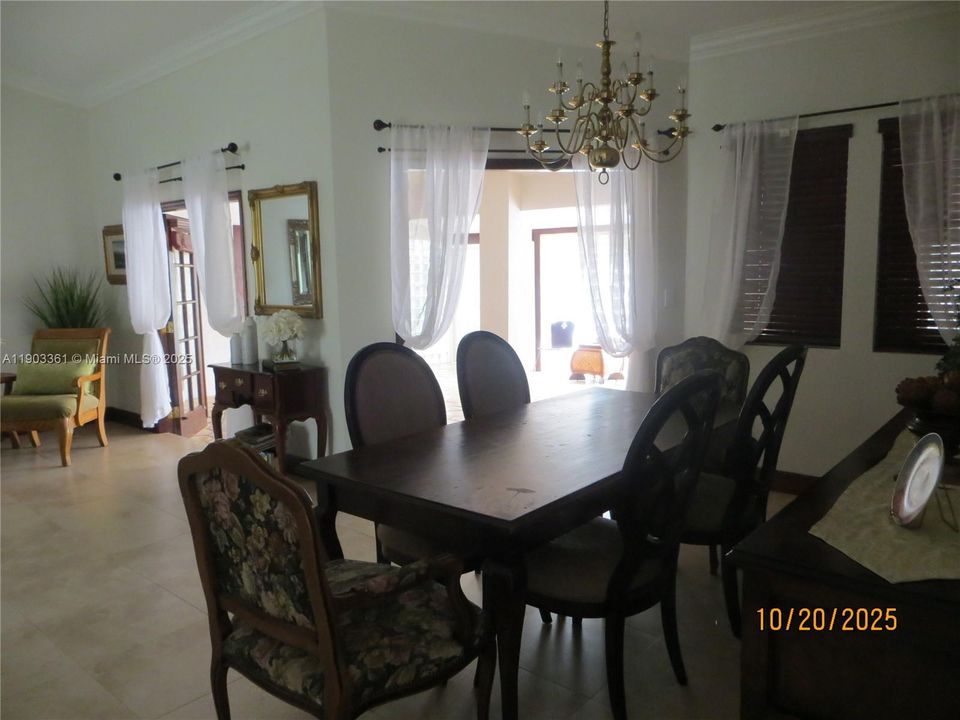 For Sale: $720,000 (3 beds, 2 baths, 2283 Square Feet)