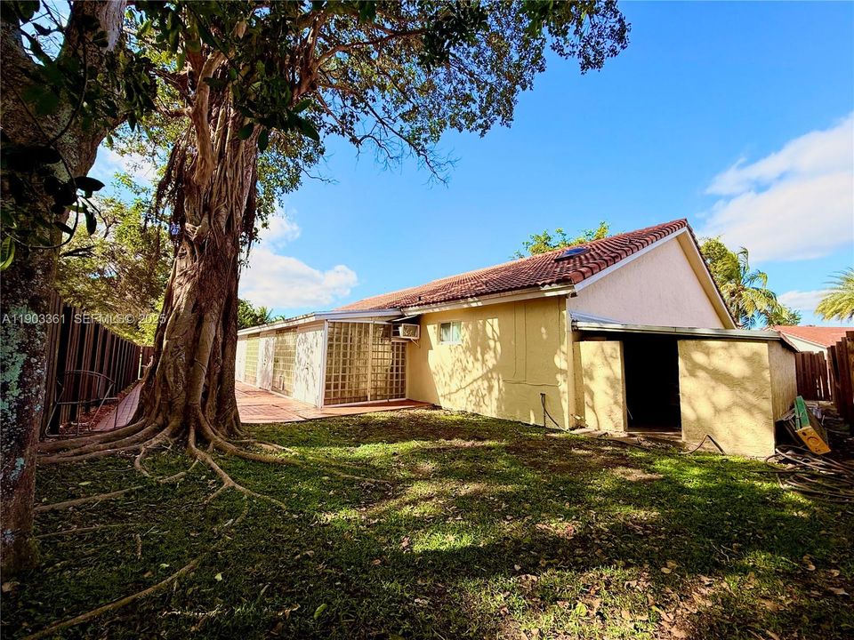 For Sale: $720,000 (3 beds, 2 baths, 2283 Square Feet)
