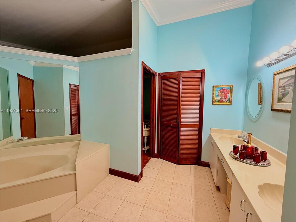 For Sale: $720,000 (3 beds, 2 baths, 2283 Square Feet)