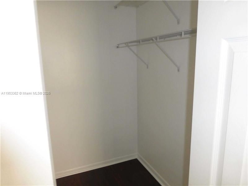 For Rent: $1,700 (1 beds, 1 baths, 605 Square Feet)