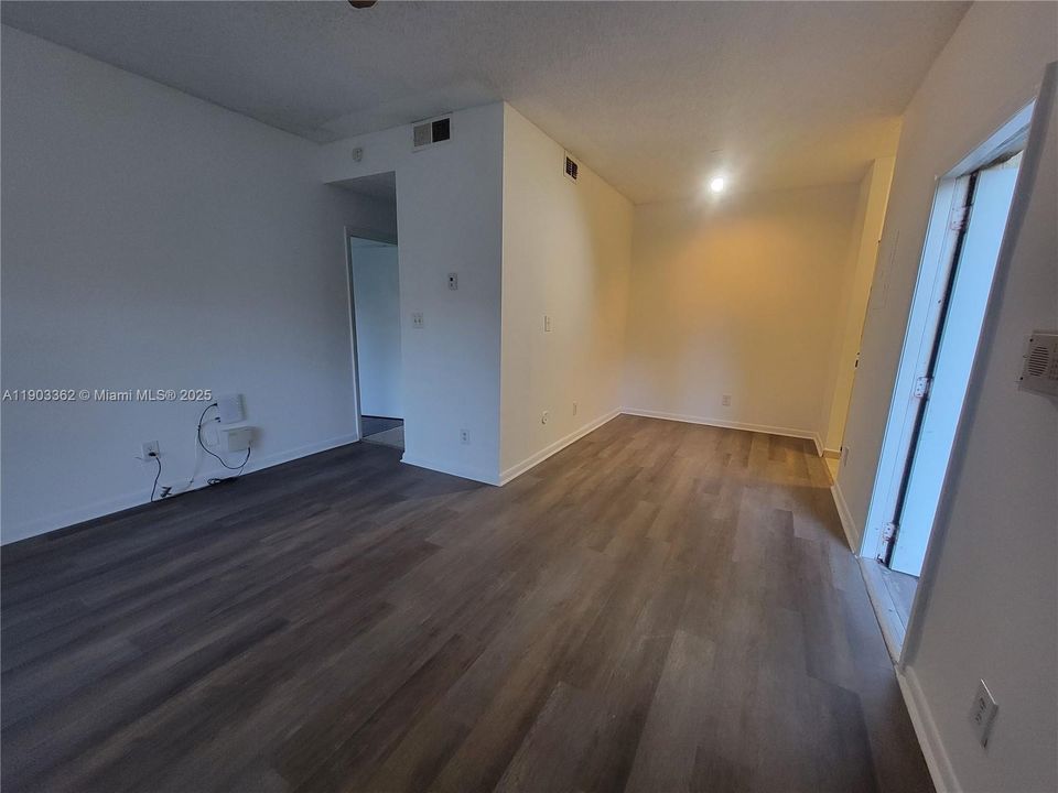 For Rent: $1,700 (1 beds, 1 baths, 605 Square Feet)