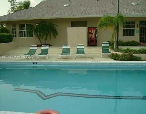 For Rent: $1,700 (1 beds, 1 baths, 605 Square Feet)