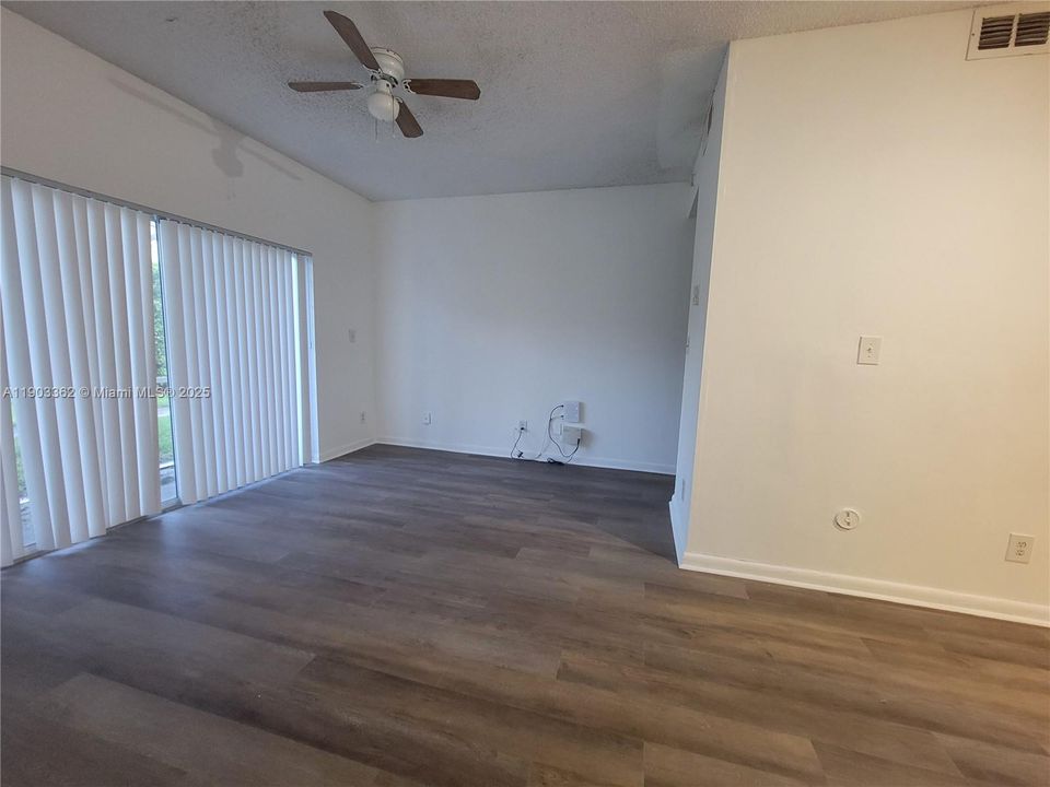 For Rent: $1,700 (1 beds, 1 baths, 605 Square Feet)
