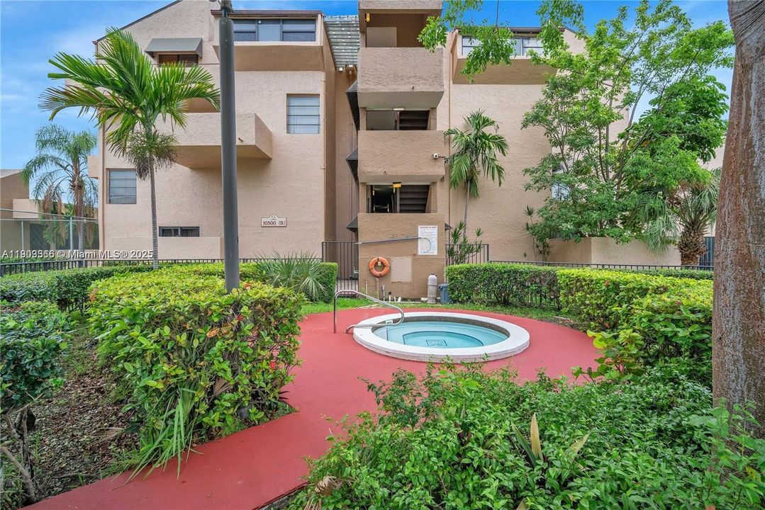 Recently Rented: $2,000 (2 beds, 1 baths, 930 Square Feet)