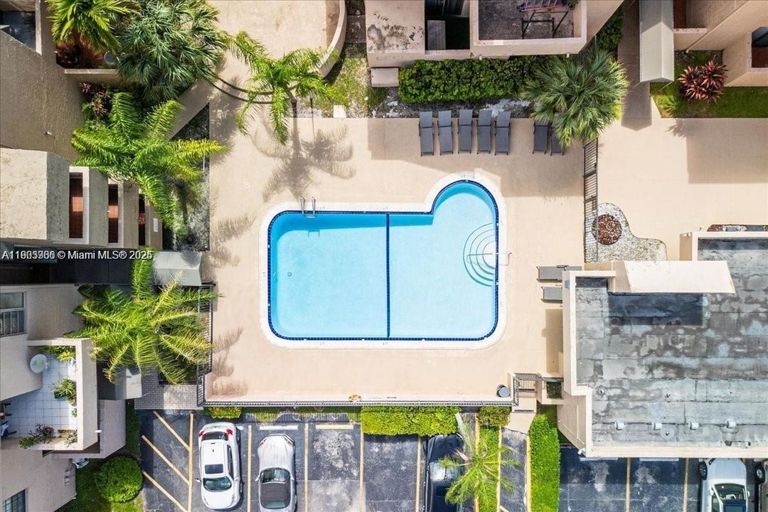 Recently Rented: $2,000 (2 beds, 1 baths, 930 Square Feet)