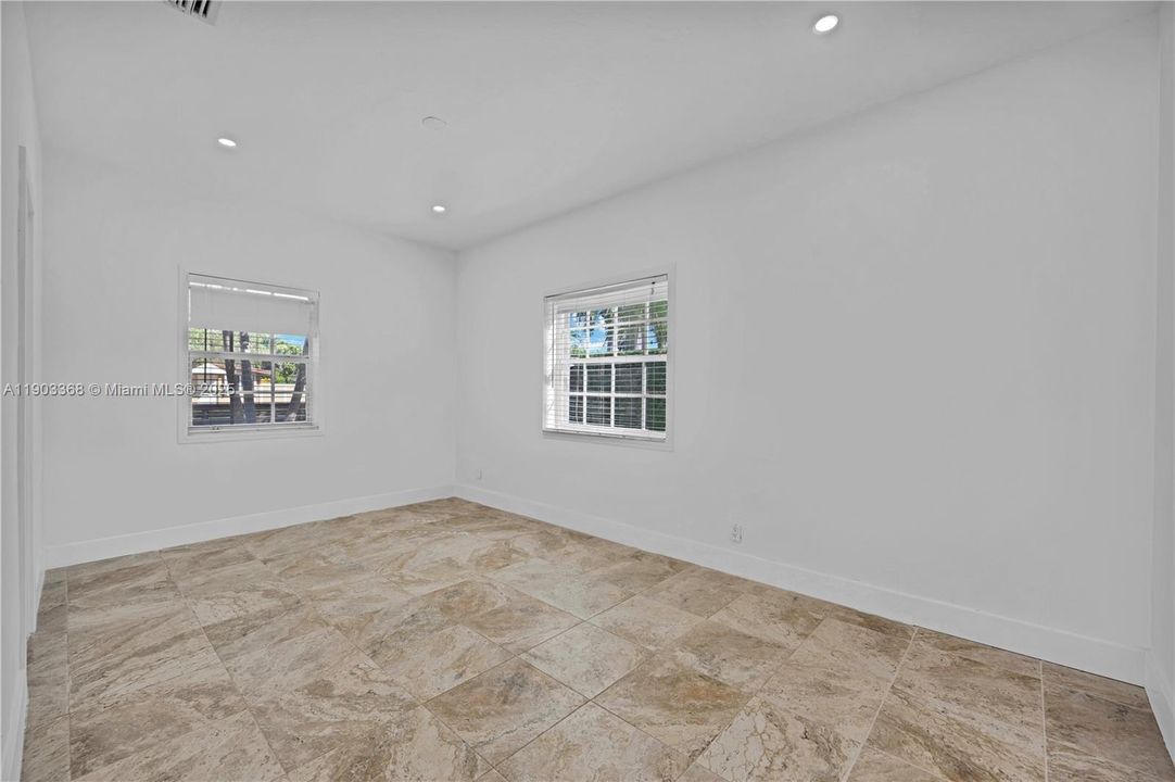 For Sale: $725,000 (3 beds, 3 baths, 1659 Square Feet)