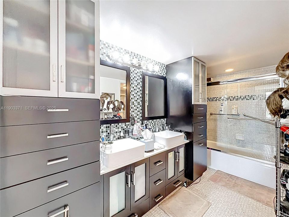 For Sale: $780,000 (3 beds, 3 baths, 2267 Square Feet)