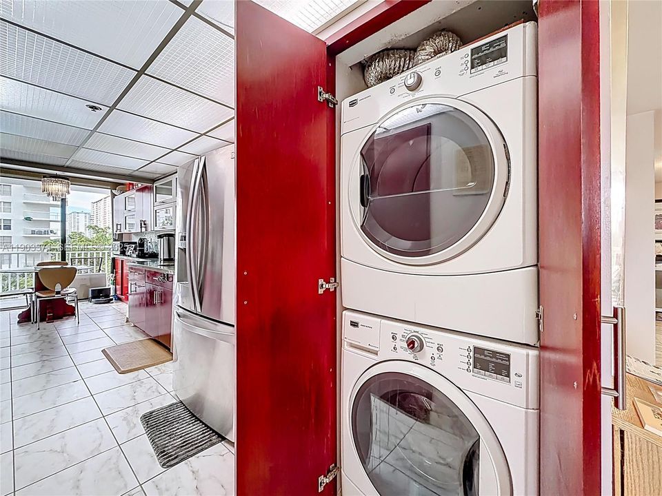 For Sale: $780,000 (3 beds, 3 baths, 2267 Square Feet)