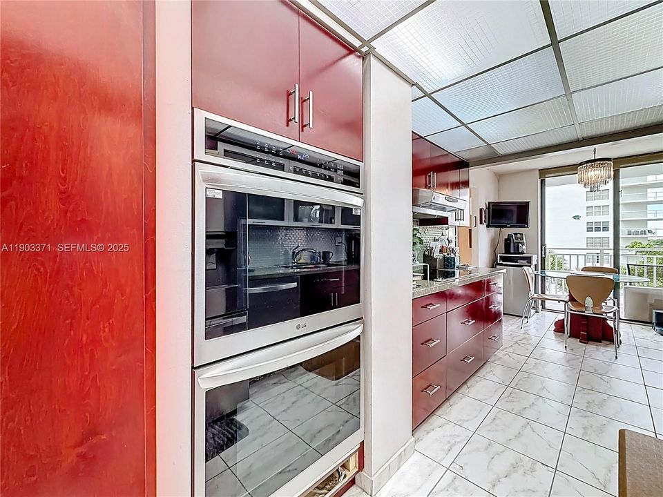 For Sale: $780,000 (3 beds, 3 baths, 2267 Square Feet)