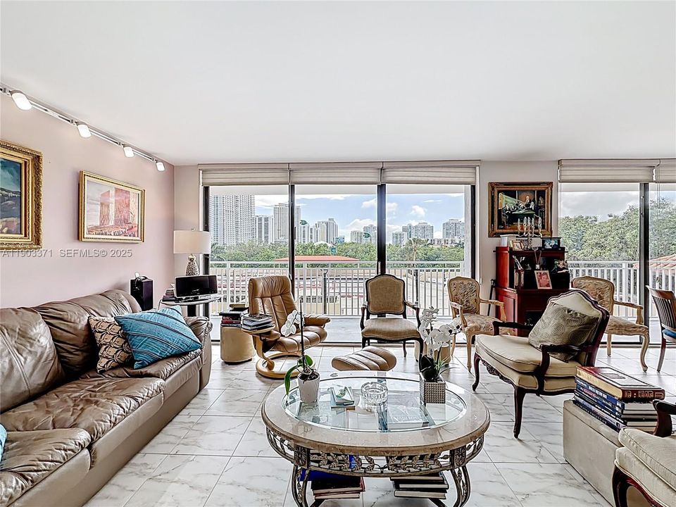 For Sale: $780,000 (3 beds, 3 baths, 2267 Square Feet)