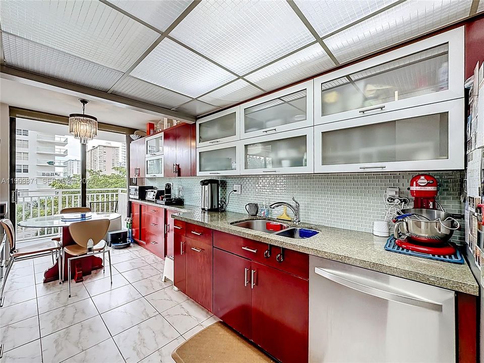 For Sale: $780,000 (3 beds, 3 baths, 2267 Square Feet)