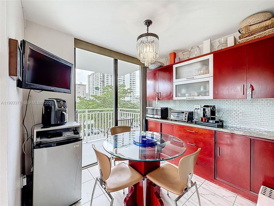 For Sale: $780,000 (3 beds, 3 baths, 2267 Square Feet)