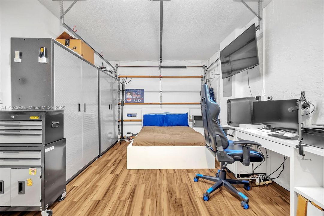 На продажу: $595,000 (3 спален, 2 ванн, 1462 Квадратных фут)