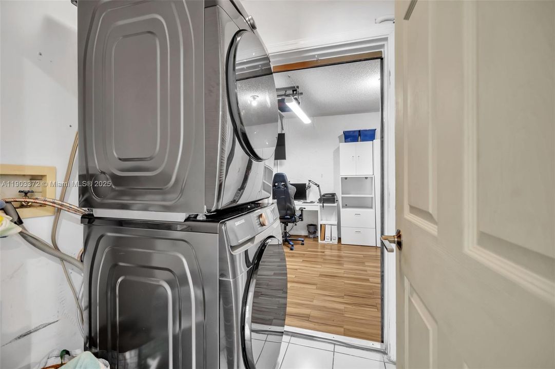 На продажу: $595,000 (3 спален, 2 ванн, 1462 Квадратных фут)