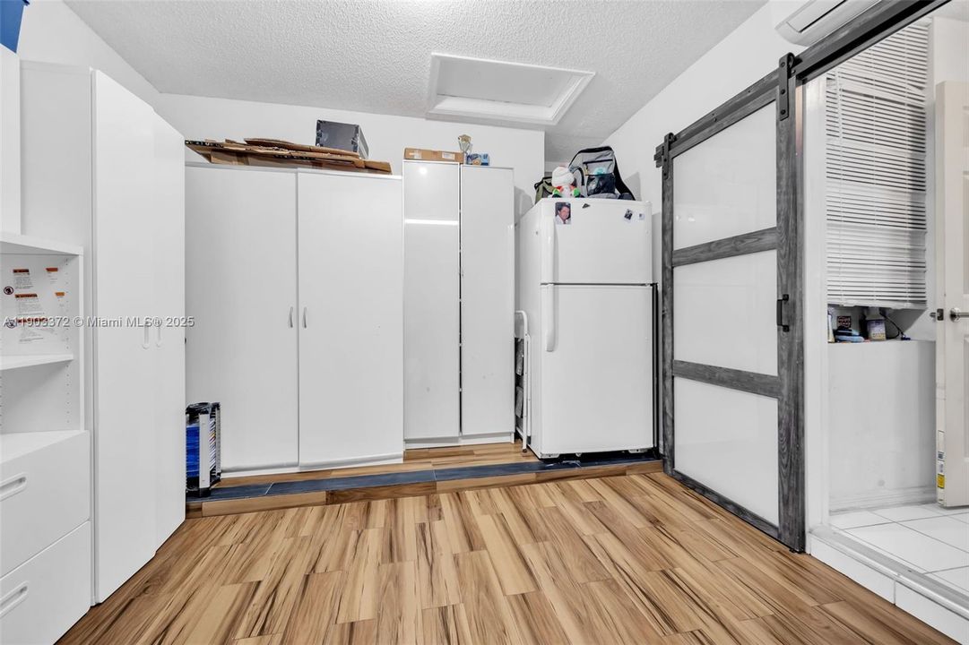 На продажу: $595,000 (3 спален, 2 ванн, 1462 Квадратных фут)