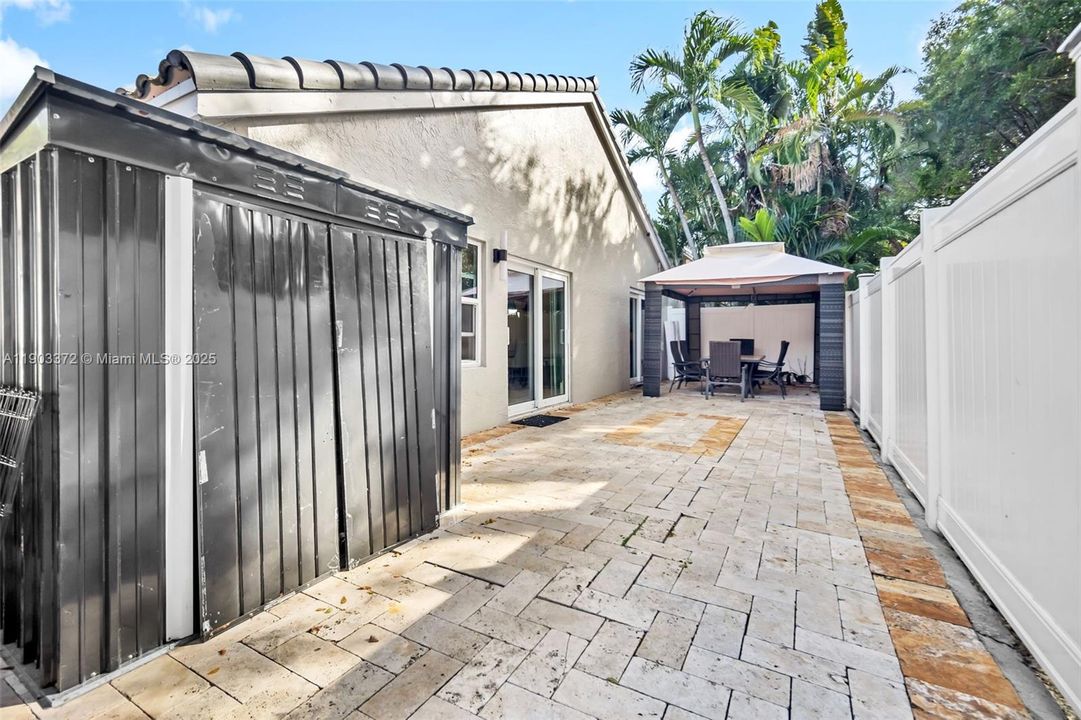 На продажу: $595,000 (3 спален, 2 ванн, 1462 Квадратных фут)