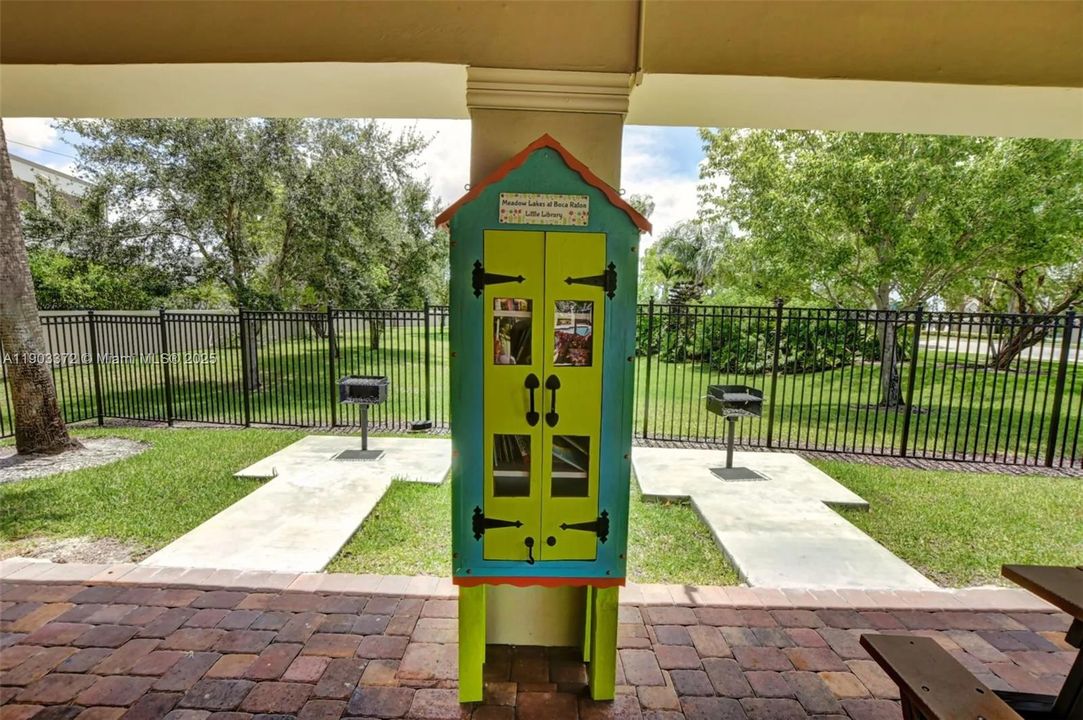 На продажу: $595,000 (3 спален, 2 ванн, 1462 Квадратных фут)