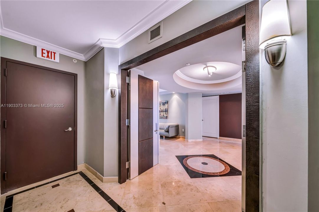 For Sale: $1,495,000 (2 beds, 2 baths, 1457 Square Feet)