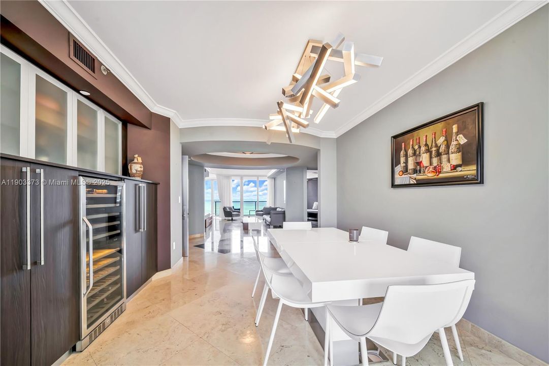 For Sale: $1,495,000 (2 beds, 2 baths, 1457 Square Feet)