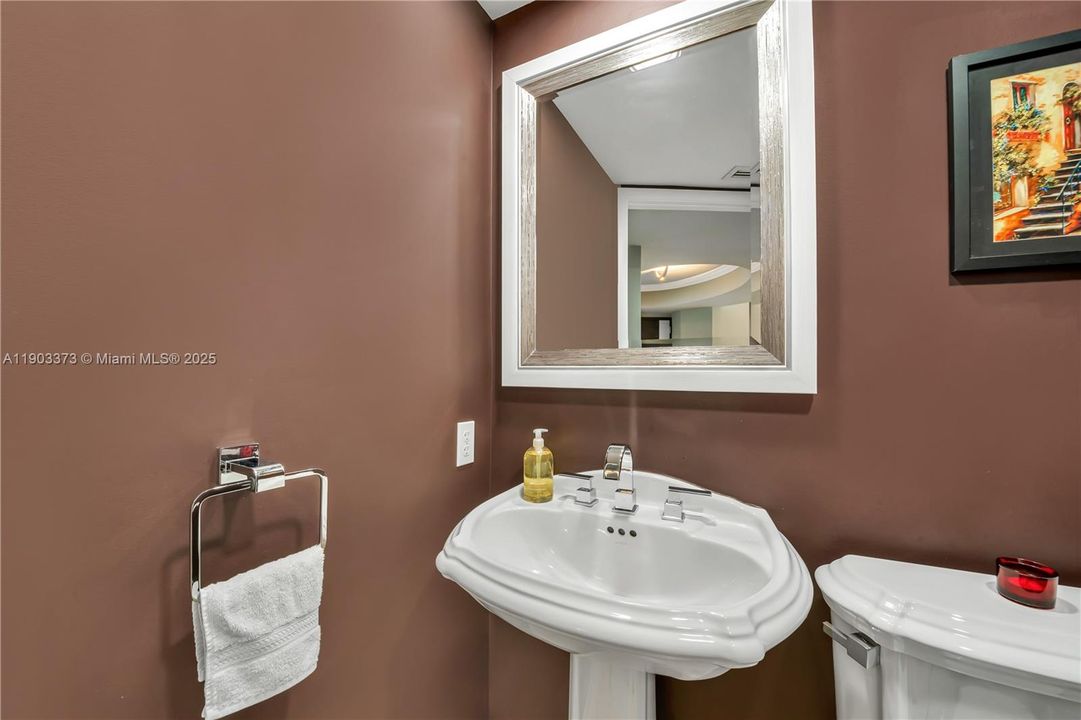 For Sale: $1,495,000 (2 beds, 2 baths, 1457 Square Feet)