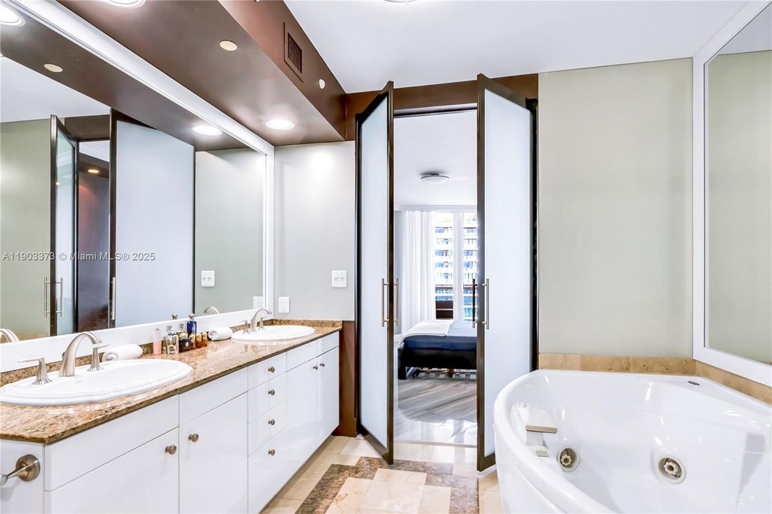 For Sale: $1,495,000 (2 beds, 2 baths, 1457 Square Feet)
