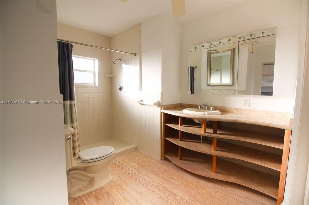 En suite bathroom Master bedroom