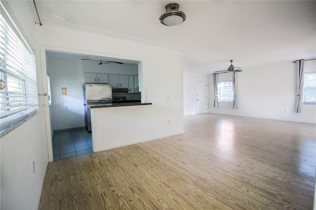 For Sale: $685,000 (2 beds, 2 baths, 1441 Square Feet)