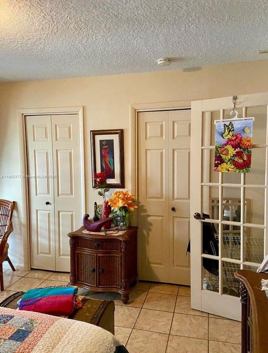 For Sale: $91,900 (1 beds, 1 baths, 620 Square Feet)