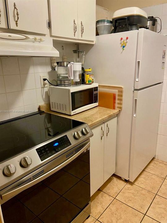 For Sale: $91,900 (1 beds, 1 baths, 620 Square Feet)