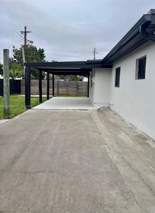 For Rent: $4,475 (4 beds, 2 baths, 1590 Square Feet)