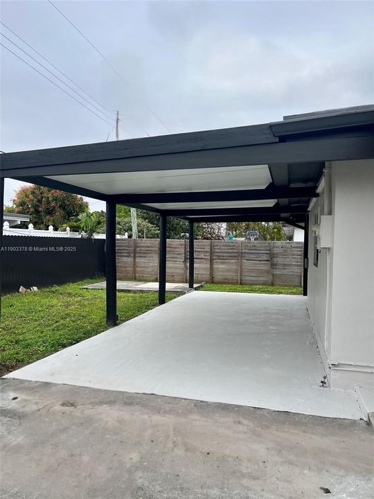 For Rent: $4,475 (4 beds, 2 baths, 1590 Square Feet)