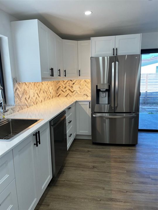 For Rent: $4,475 (4 beds, 2 baths, 1590 Square Feet)