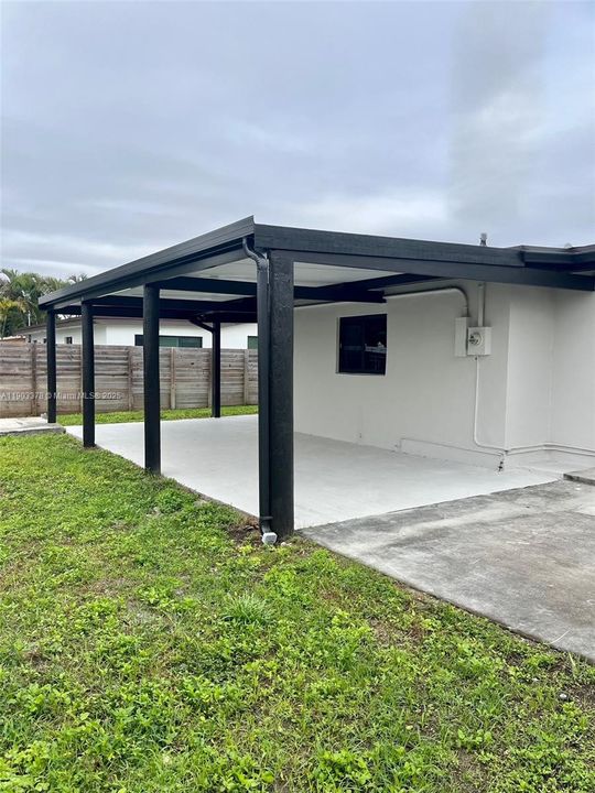 For Rent: $4,475 (4 beds, 2 baths, 1590 Square Feet)