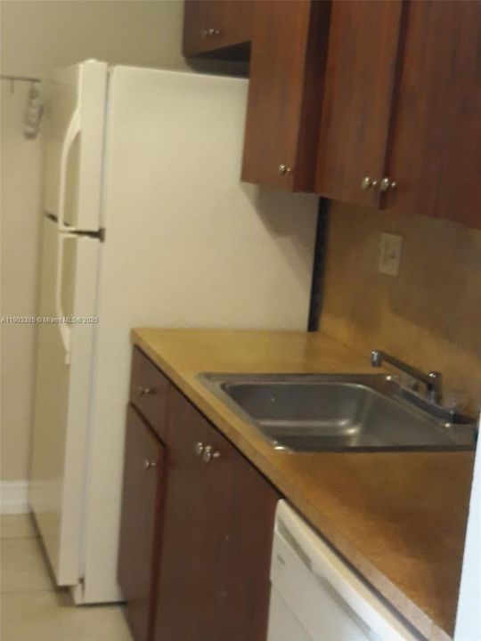 Recently Rented: $1,850 (2 beds, 1 baths, 784 Square Feet)
