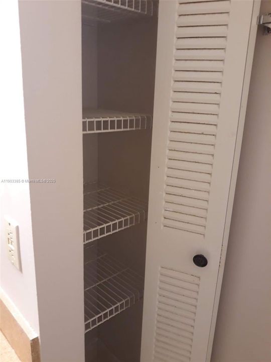 Recently Rented: $1,850 (2 beds, 1 baths, 784 Square Feet)