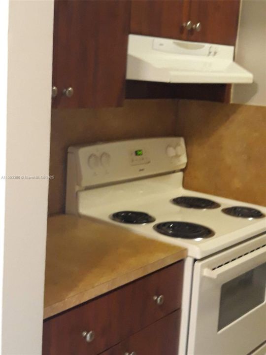 Recently Rented: $1,850 (2 beds, 1 baths, 784 Square Feet)