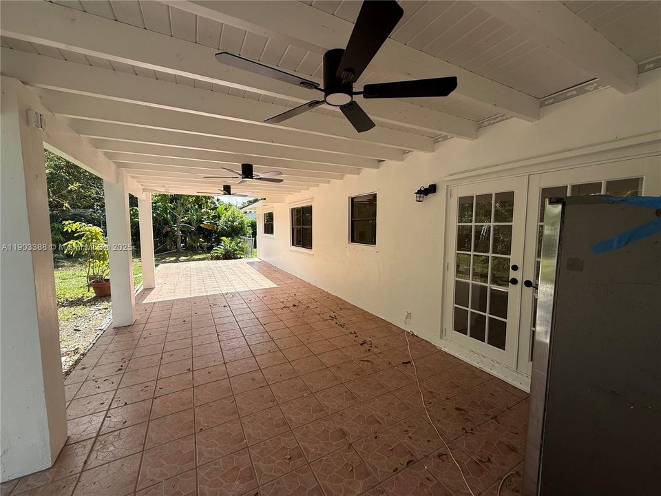 合同活跃: $3,200 (4 贝兹, 2 浴室, 1440 平方英尺)